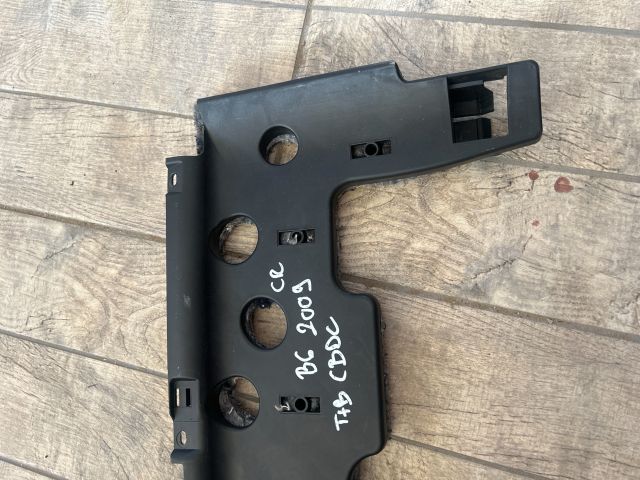 bontott VW PASSAT B6 Alsó Műszerfal Burkolat