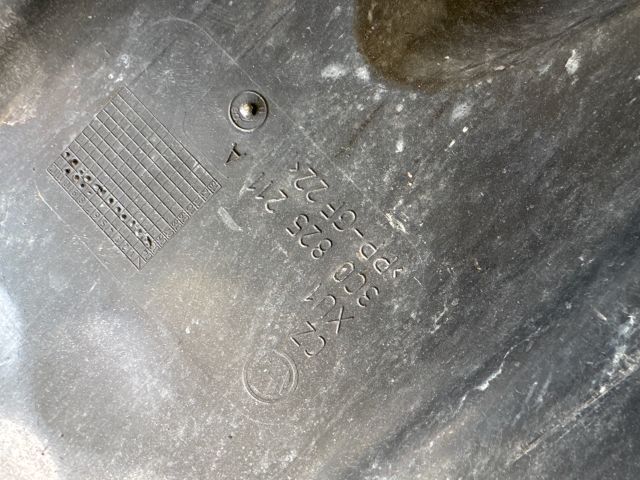 bontott VW PASSAT B6 Alsó Padlólemez Burkolat