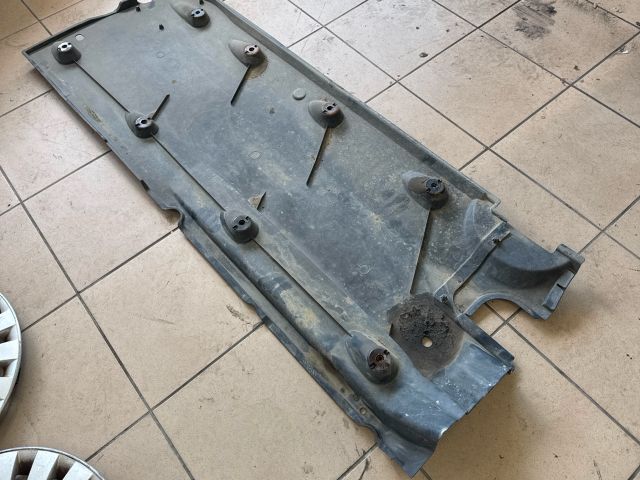 bontott VW PASSAT B6 Alsó Padlólemez Burkolat