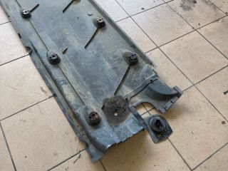 bontott VW PASSAT B6 Alsó Padlólemez Burkolat