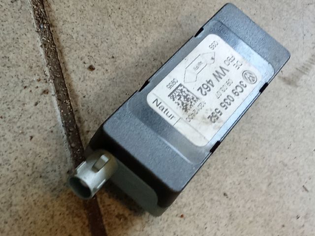 bontott VW PASSAT B6 Antenna Erősítő