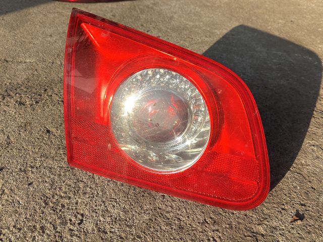 bontott VW PASSAT B6 Bal Belső Hátsó Lámpa
