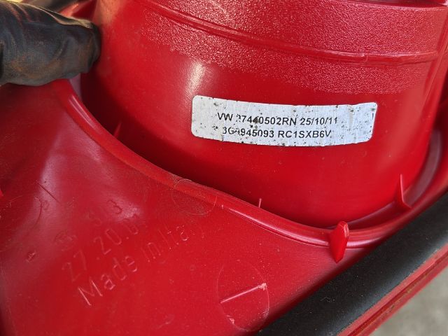 bontott VW PASSAT B6 Bal Belső Hátsó Lámpa