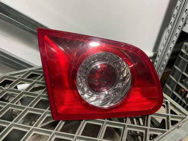 bontott VW PASSAT B6 Bal Belső Hátsó Lámpa