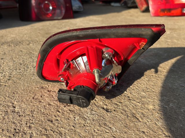 bontott VW PASSAT B6 Bal Belső Hátsó Lámpa