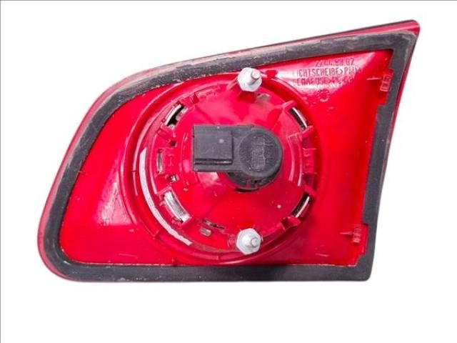 bontott VW PASSAT B6 Bal Belső Hátsó Lámpa