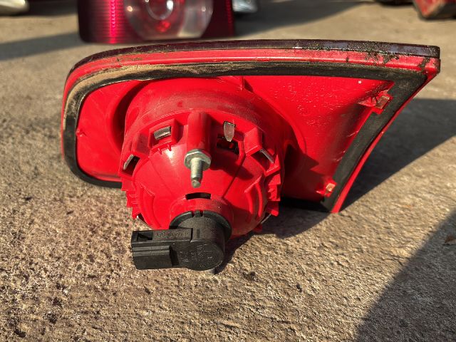 bontott VW PASSAT B6 Bal Belső Hátsó Lámpa