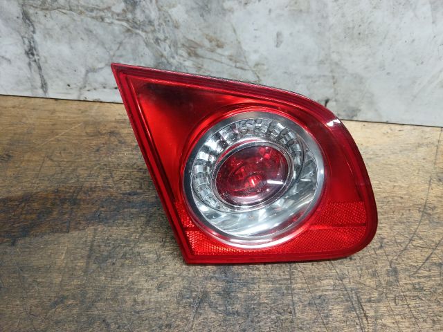 bontott VW PASSAT B6 Bal Belső Hátsó Lámpa