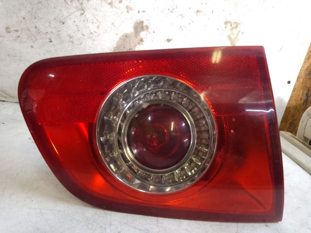 bontott VW PASSAT B6 Bal Belső Hátsó Lámpa