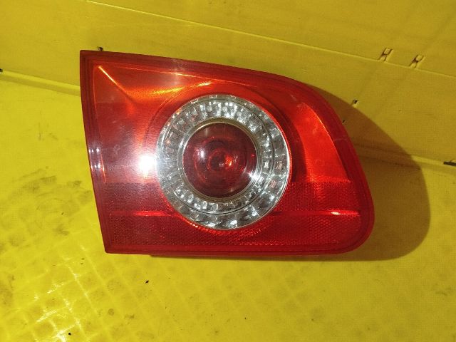 bontott VW PASSAT B6 Bal Belső Hátsó Lámpa