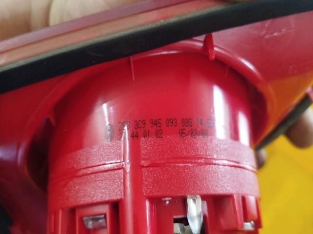 bontott VW PASSAT B6 Bal Belső Hátsó Lámpa