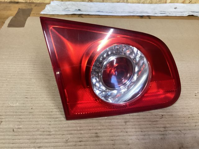 bontott VW PASSAT B6 Bal Belső Hátsó Lámpa