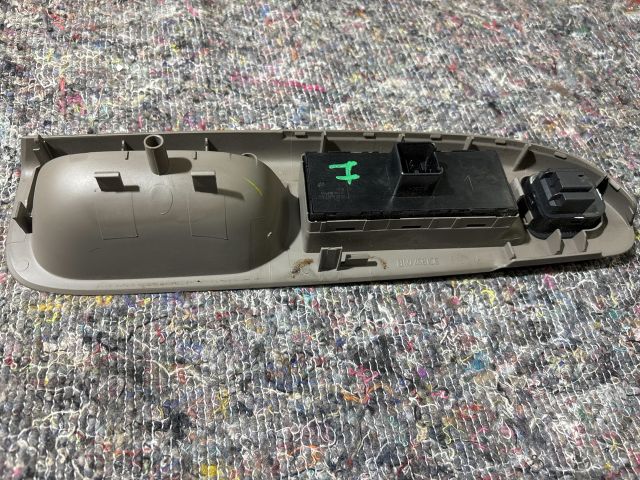 bontott VW PASSAT B6 Bal első Ablakemelő Kapcsoló