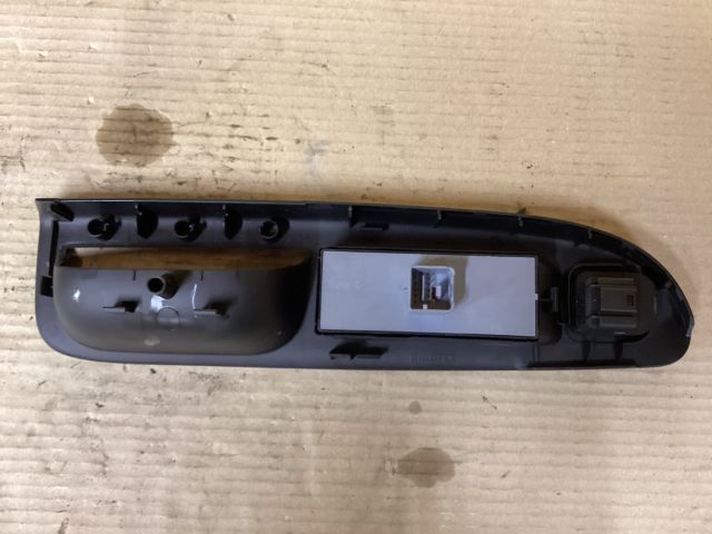 bontott VW PASSAT B6 Bal első Ablakemelő Kapcsoló