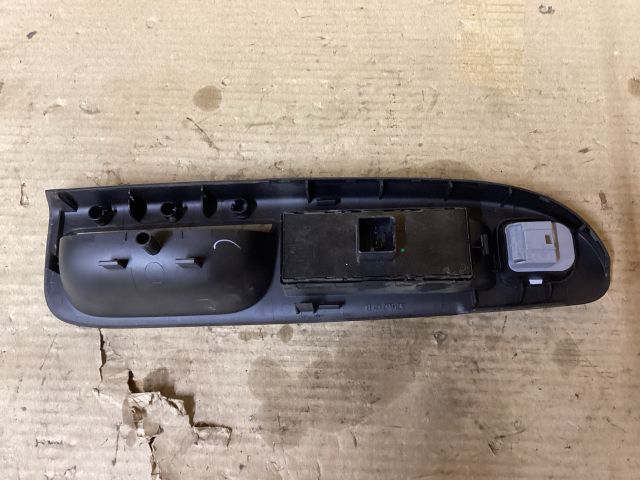 bontott VW PASSAT B6 Bal első Ablakemelő Kapcsoló