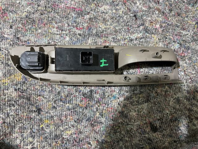 bontott VW PASSAT B6 Bal első Ablakemelő Kapcsoló