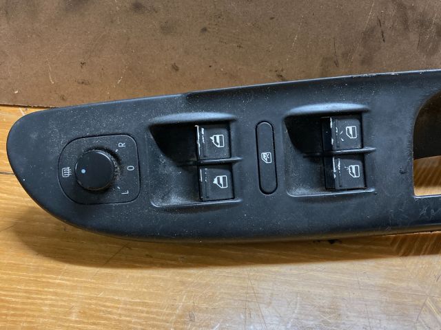 bontott VW PASSAT B6 Bal első Ablakemelő Kapcsoló