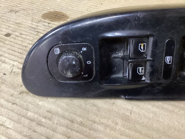 bontott VW PASSAT B6 Bal első Ablakemelő Kapcsoló