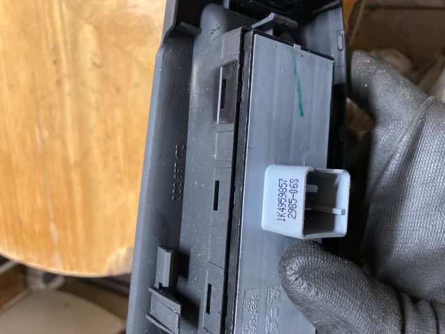 bontott VW PASSAT B6 Bal első Ablakemelő Kapcsoló