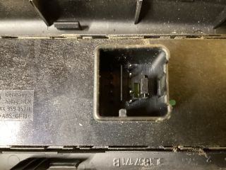 bontott VW PASSAT B6 Bal első Ablakemelő Kapcsoló