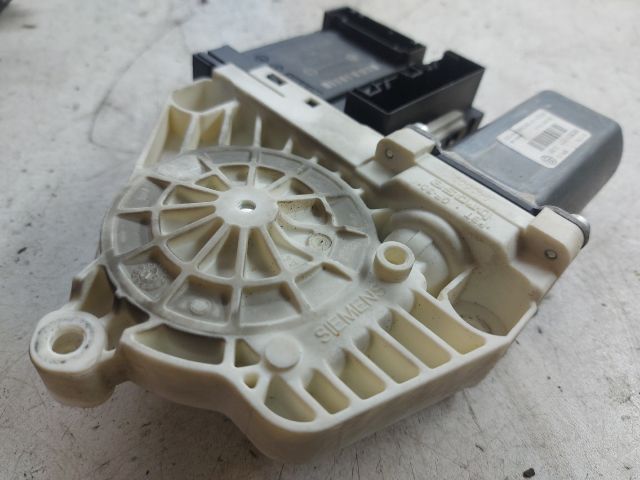 bontott VW PASSAT B6 Bal első Ablakemelő Motor