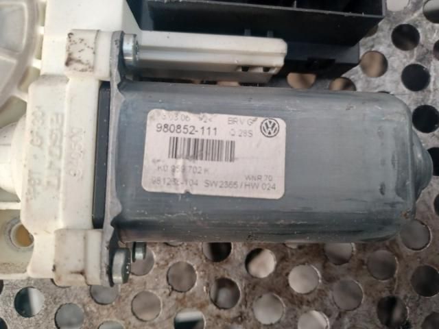 bontott VW PASSAT B6 Bal első Ablakemelő Motor