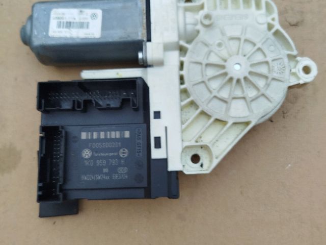 bontott VW PASSAT B6 Bal első Ablakemelő Motor