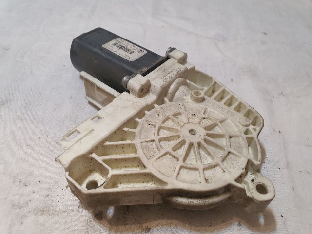 bontott VW PASSAT B6 Bal első Ablakemelő Motor