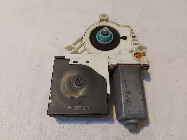 bontott VW PASSAT B6 Bal első Ablakemelő Motor