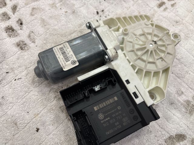 bontott VW PASSAT B6 Bal első Ablakemelő Motor