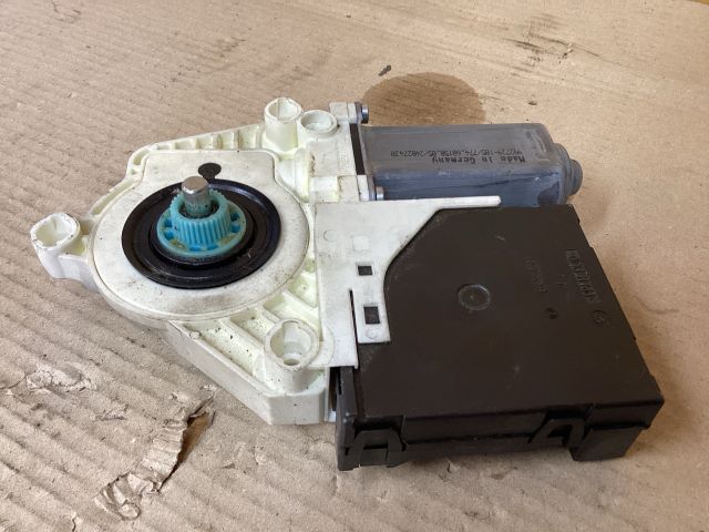 bontott VW PASSAT B6 Bal első Ablakemelő Motor