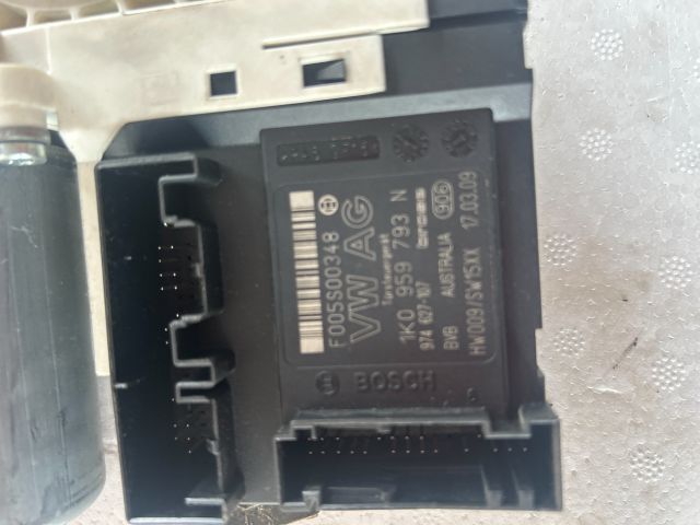 bontott VW PASSAT B6 Bal első Ablakemelő Motor