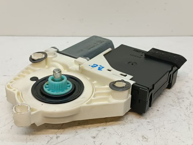 bontott VW PASSAT B6 Bal első Ablakemelő Motor