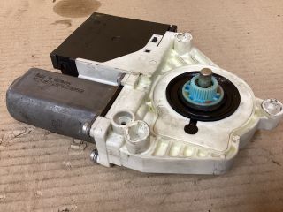 bontott VW PASSAT B6 Bal első Ablakemelő Motor