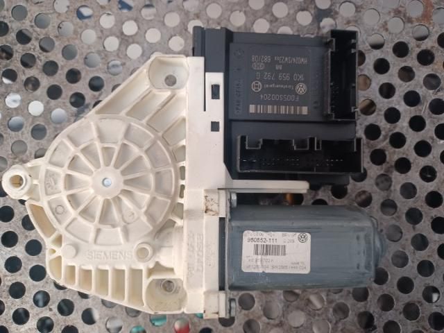 bontott VW PASSAT B6 Bal első Ablakemelő Motor