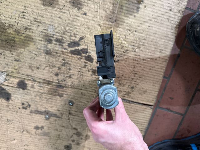 bontott VW PASSAT B6 Bal első Ablakemelő Motor