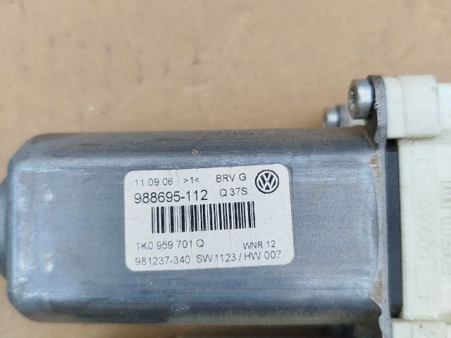 bontott VW PASSAT B6 Bal első Ablakemelő Motor