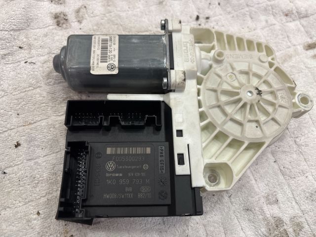 bontott VW PASSAT B6 Bal első Ablakemelő Motor