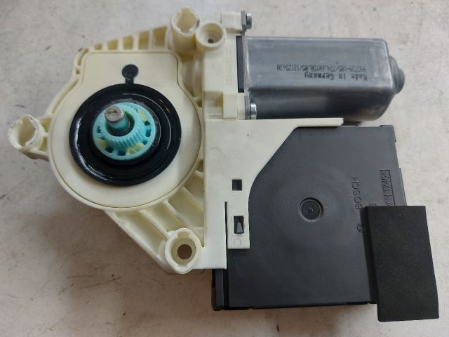 bontott VW PASSAT B6 Bal első Ablakemelő Motor