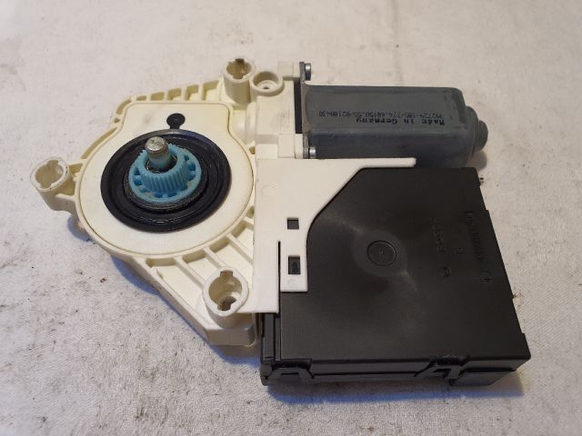 bontott VW PASSAT B6 Bal első Ablakemelő Motor