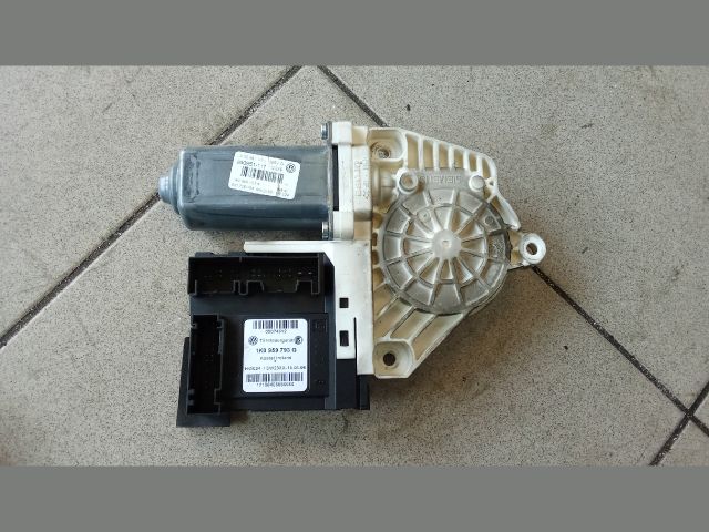 bontott VW PASSAT B6 Bal első Ablakemelő Motor