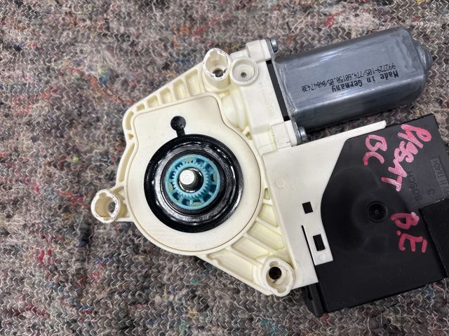 bontott VW PASSAT B6 Bal első Ablakemelő Motor