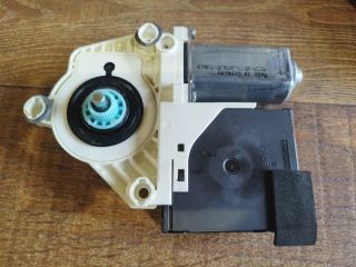 bontott VW PASSAT B6 Bal első Ablakemelő Motor