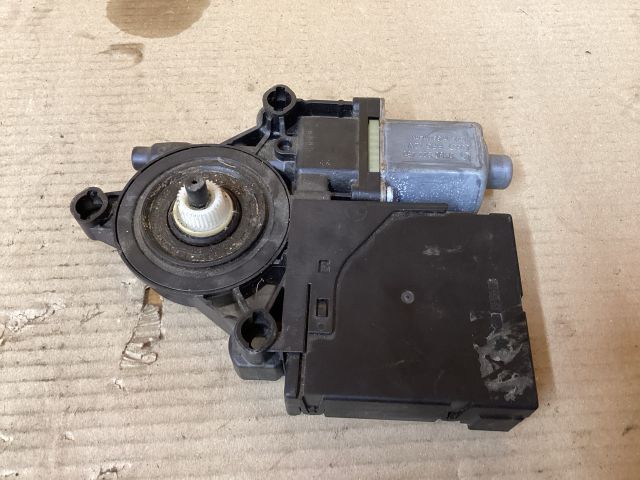 bontott VW PASSAT B6 Bal első Ablakemelő Motor