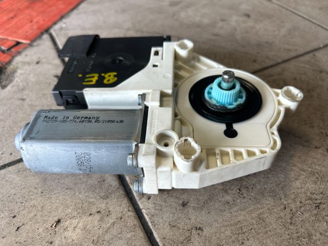 bontott VW PASSAT B6 Bal első Ablakemelő Motor