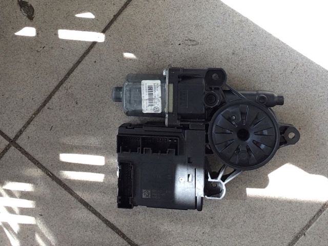 bontott VW PASSAT B6 Bal első Ablakemelő Motor