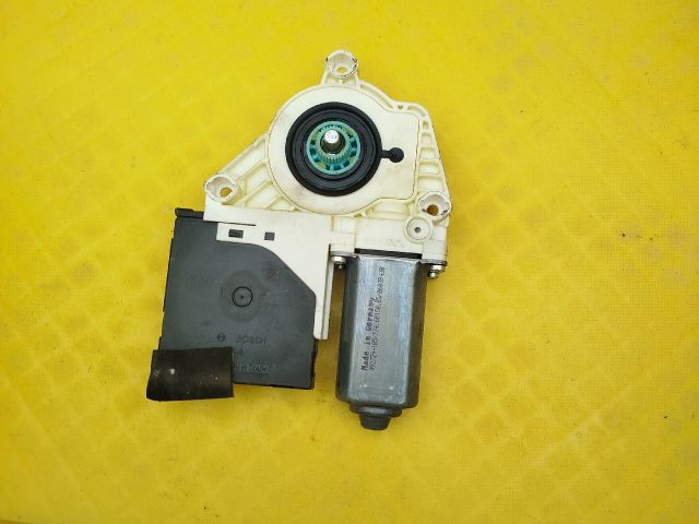 bontott VW PASSAT B6 Bal első Ablakemelő Motor