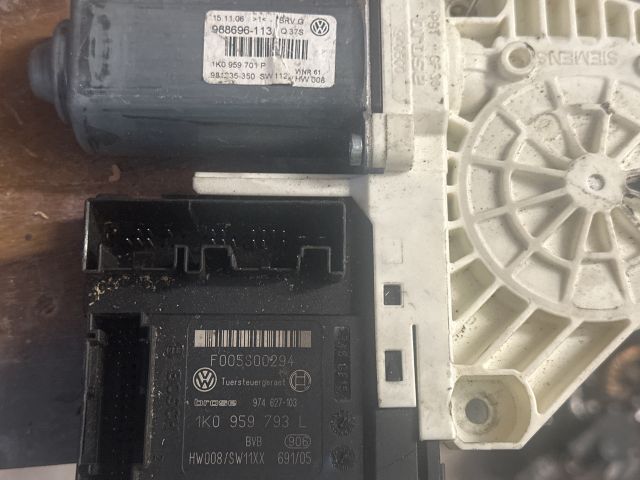 bontott VW PASSAT B6 Bal első Ablakemelő Motor