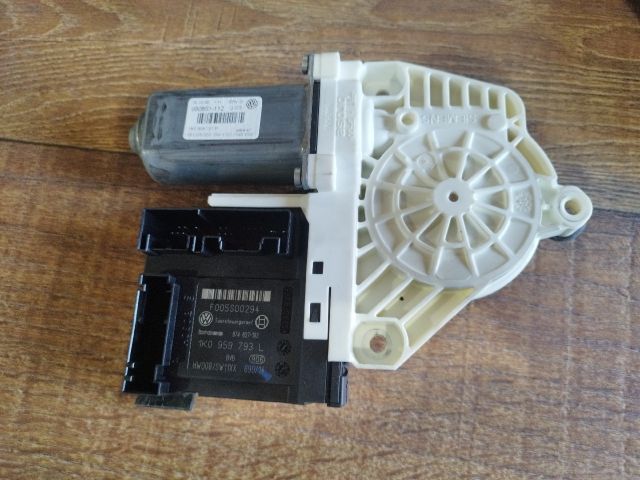 bontott VW PASSAT B6 Bal első Ablakemelő Motor