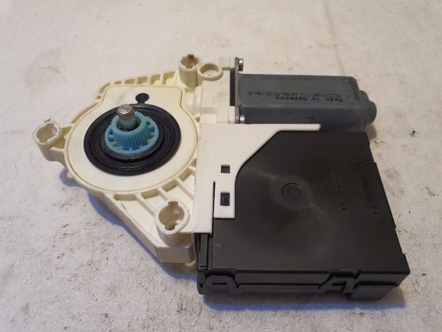 bontott VW PASSAT B6 Bal első Ablakemelő Motor